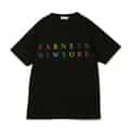 マルチカラーロゴ入りTシャツ