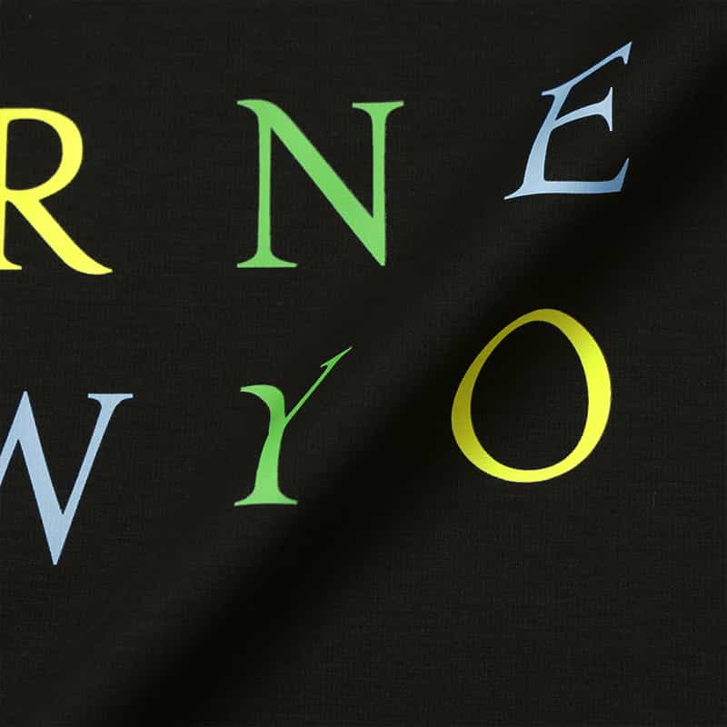 BARNEYS NEW YORK マルチカラーロゴ入りTシャツ BLACK
