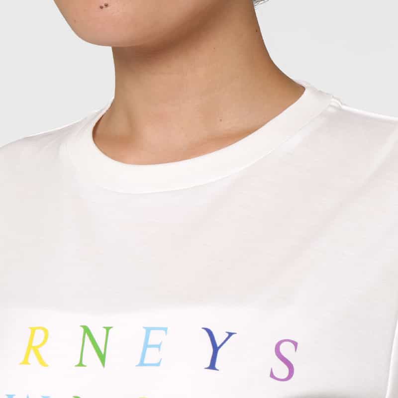 BARNEYS NEW YORK ウォッシャブル マルチカラープリントロゴTシャツ WHITE