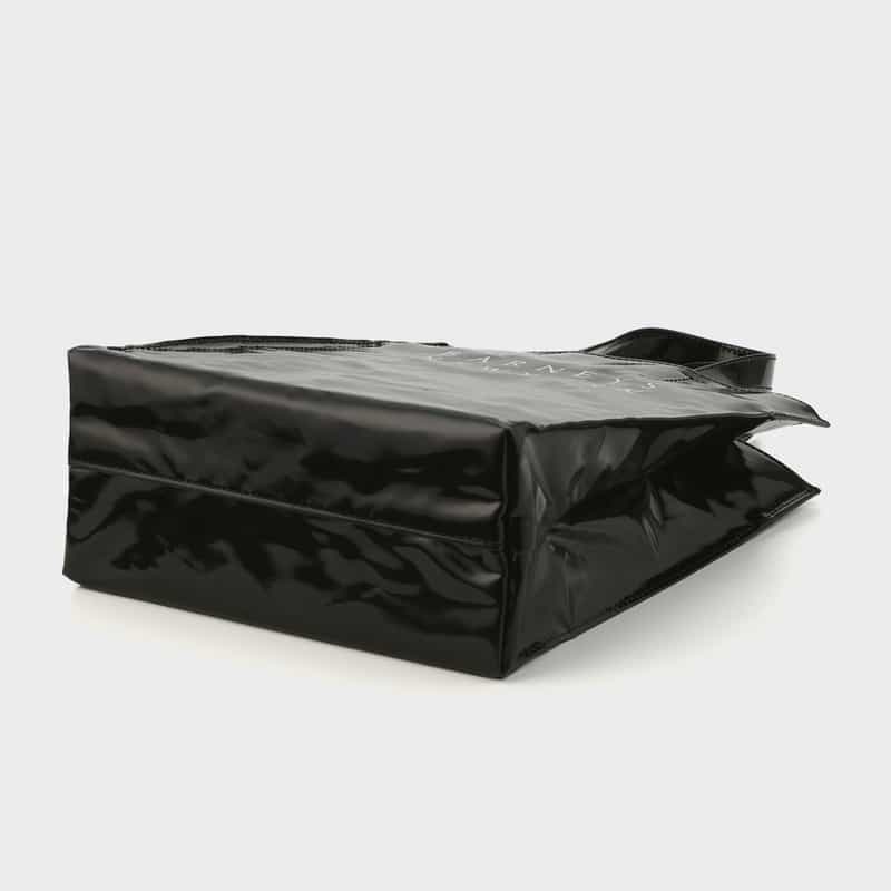 BARNEYS NEW YORK ロゴ入りPVCトートバッグ／無地（M） BLACK