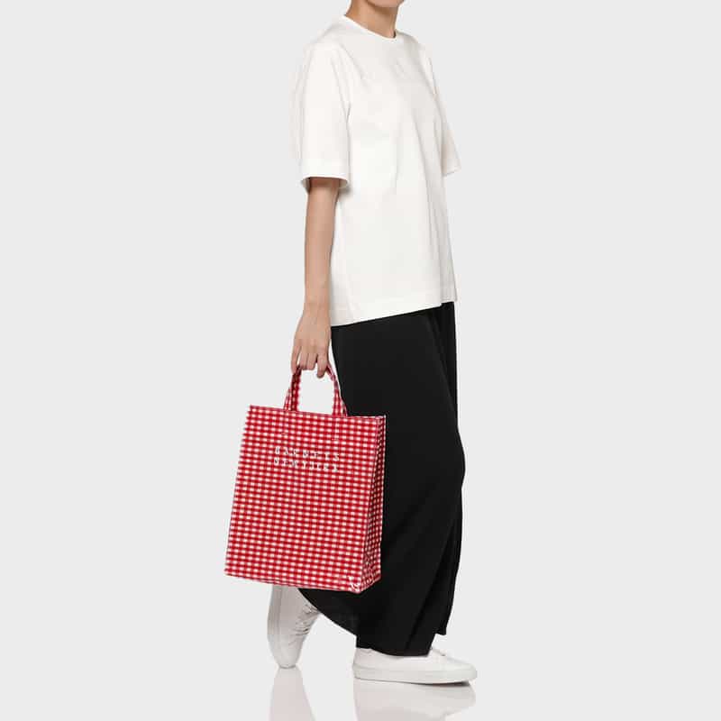 BARNEYS NEW YORK ロゴ入りPVCトートバッグ／ギンガムチェック柄（L） RED