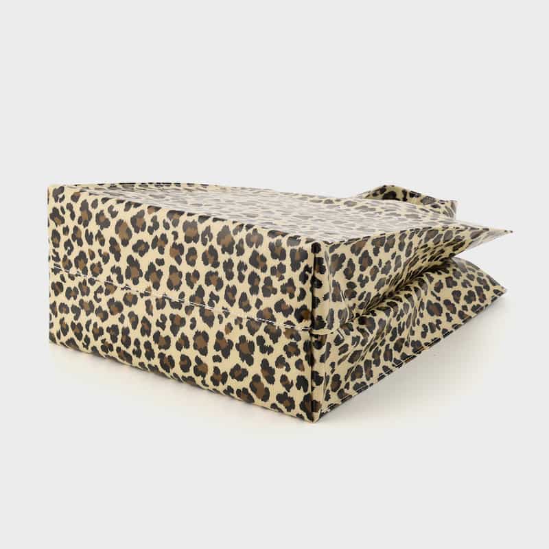 BARNEYS NEW YORK ロゴ入りPVCトートバッグ／レオパード柄（L） BEIGE