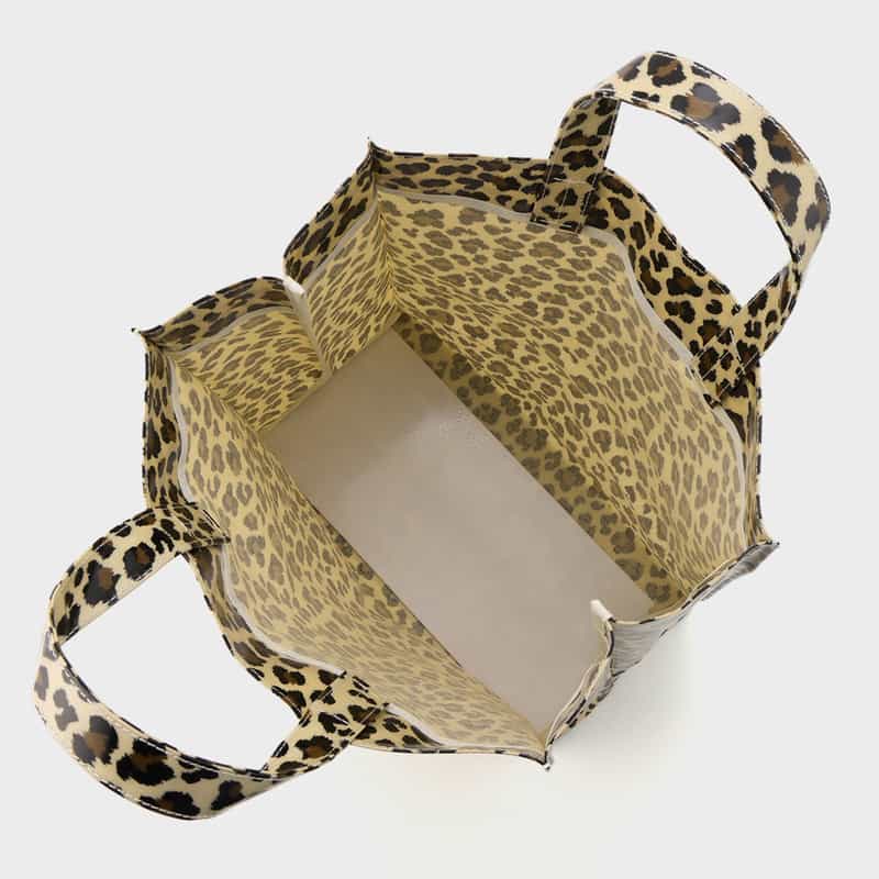 BARNEYS NEW YORK ロゴ入りPVCトートバッグ／レオパード柄（L） BEIGE