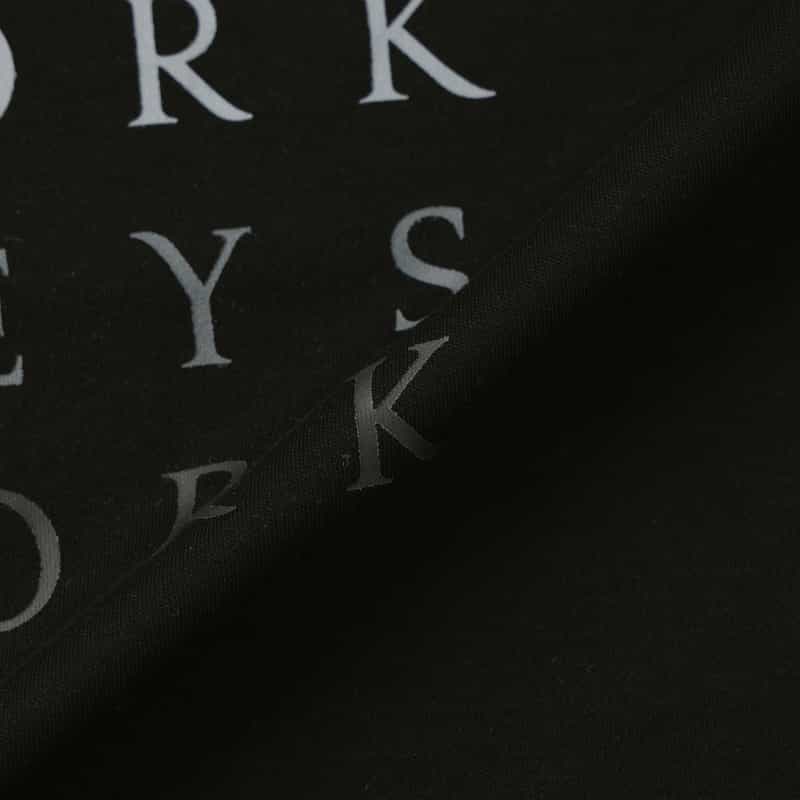 BARNEYS NEW YORK ウォッシャブル グラデーションプリントロゴTシャツ BLACK