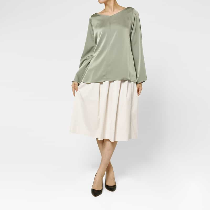 BARNEYS NEW YORK ウォッシャブル サテン素材Vネックウエストリボンブラウス LIGHT GRAY