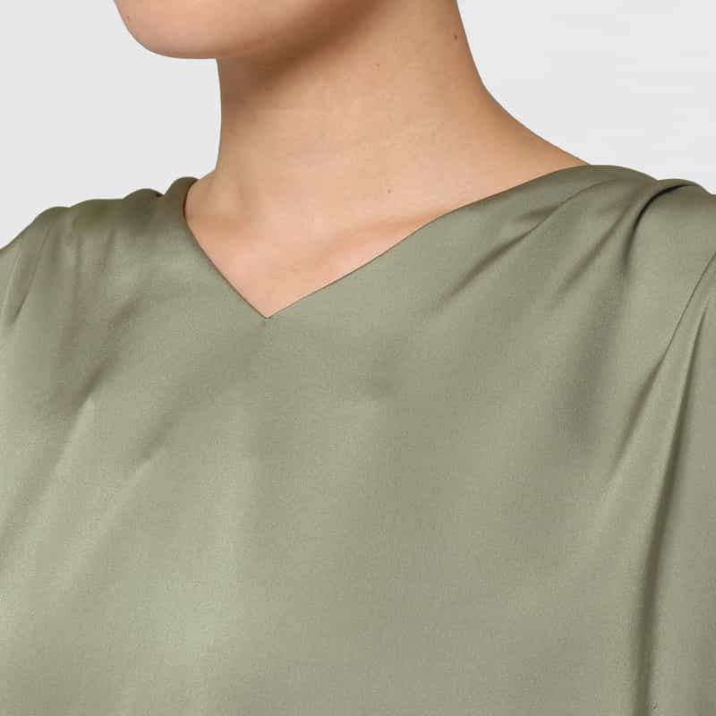 BARNEYS NEW YORK ウォッシャブル サテン素材ギャザーブラウス LIGHT GRAY