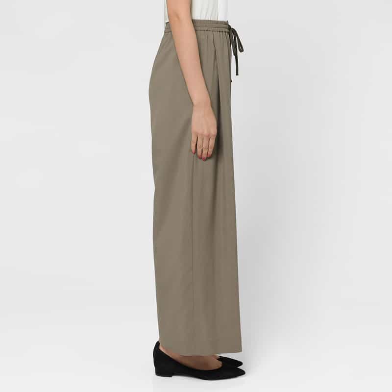 BARNEYS NEW YORK ウォッシャブル ドライタッチ ドローストリングイージーパンツ KHAKI