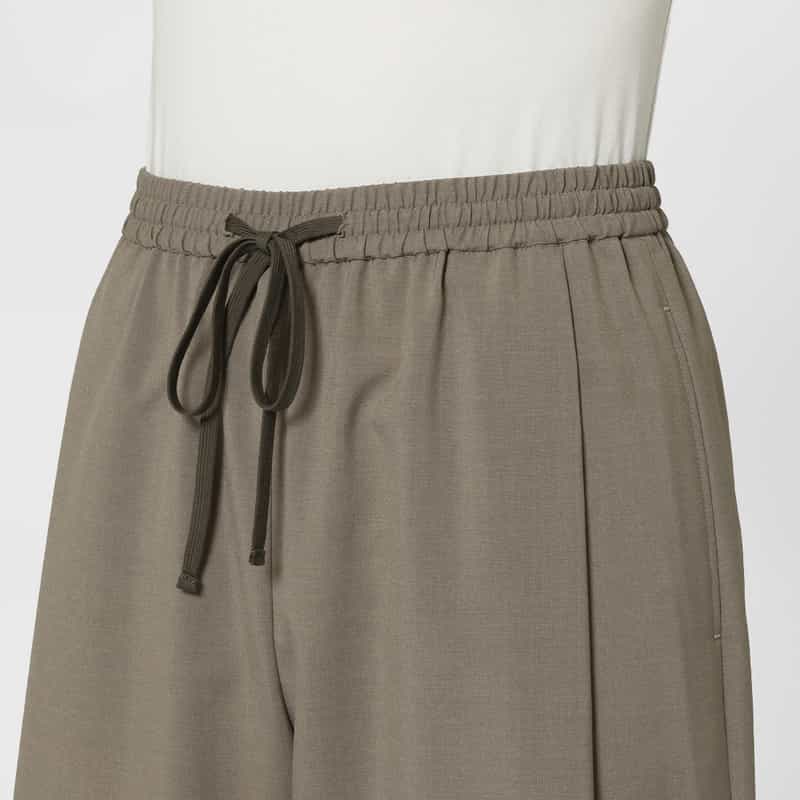 BARNEYS NEW YORK ウォッシャブル ドライタッチ ドローストリングイージーパンツ KHAKI