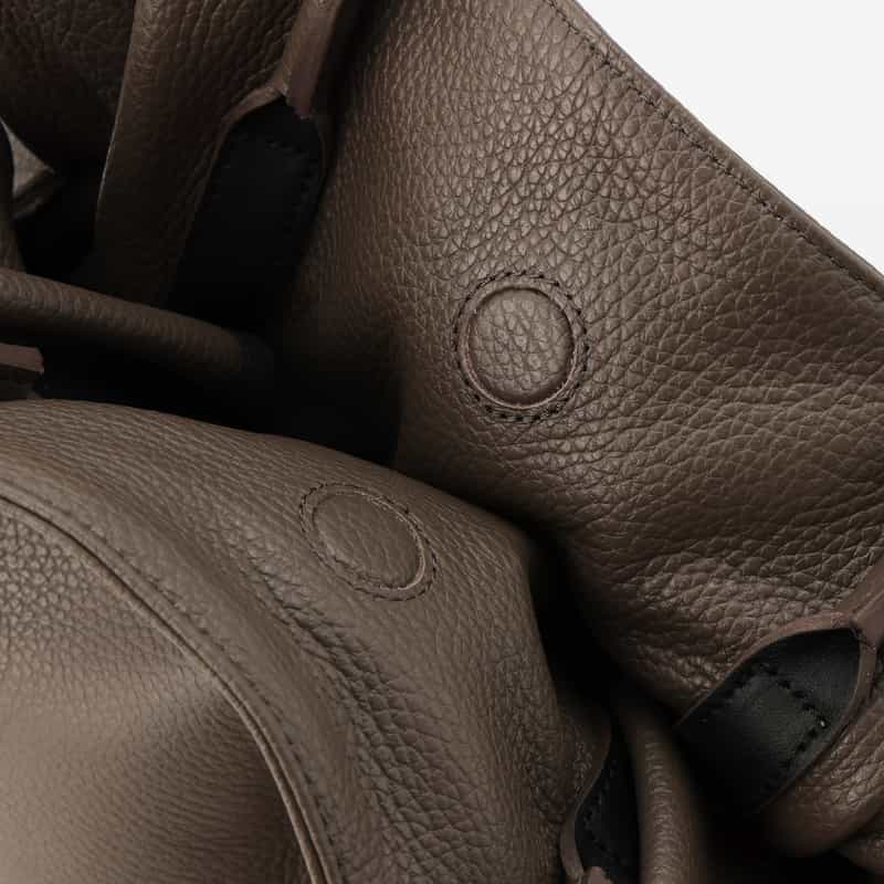 VIOLAD’ORO VIOLAD’ORO ＜ヴィオラドーロ＞ ベルト付きレザートートバッグ TAUPE