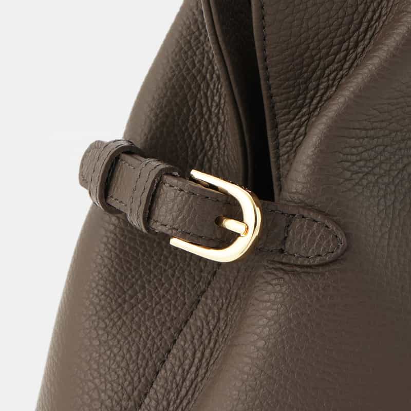 VIOLAD’ORO VIOLAD’ORO ＜ヴィオラドーロ＞ ベルト付きレザートートバッグ TAUPE