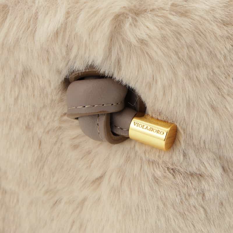 VIOLAD’ORO VIOLAD’ORO ＜ヴィオラドーロ＞ フェイクファートートバッグ IVORY