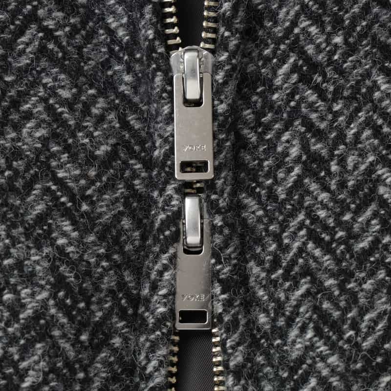 YOKE YOKE＜ヨーク＞ ヘリンボーン柄ジップアップツイードジャケット BLACK
