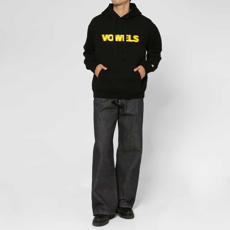VOWELS VOWELS＜バウルズ＞ ロゴ入りスウェットフーディ BLACK