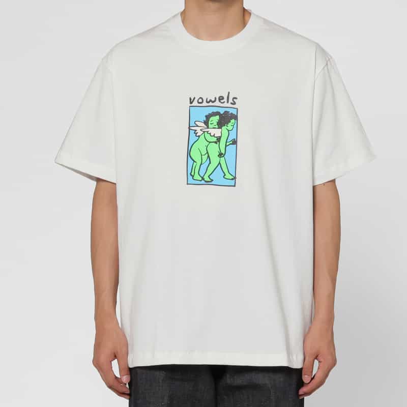 VOWELS VOWELS＜バウルズ＞ グラフィックTシャツ WHITE