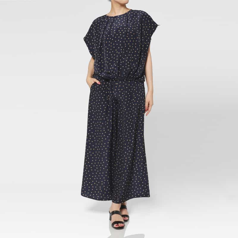 BARNEYS NEW YORK セットアップ ウォッシャブル ランダムドット柄ノースリーブブラウス NAVY