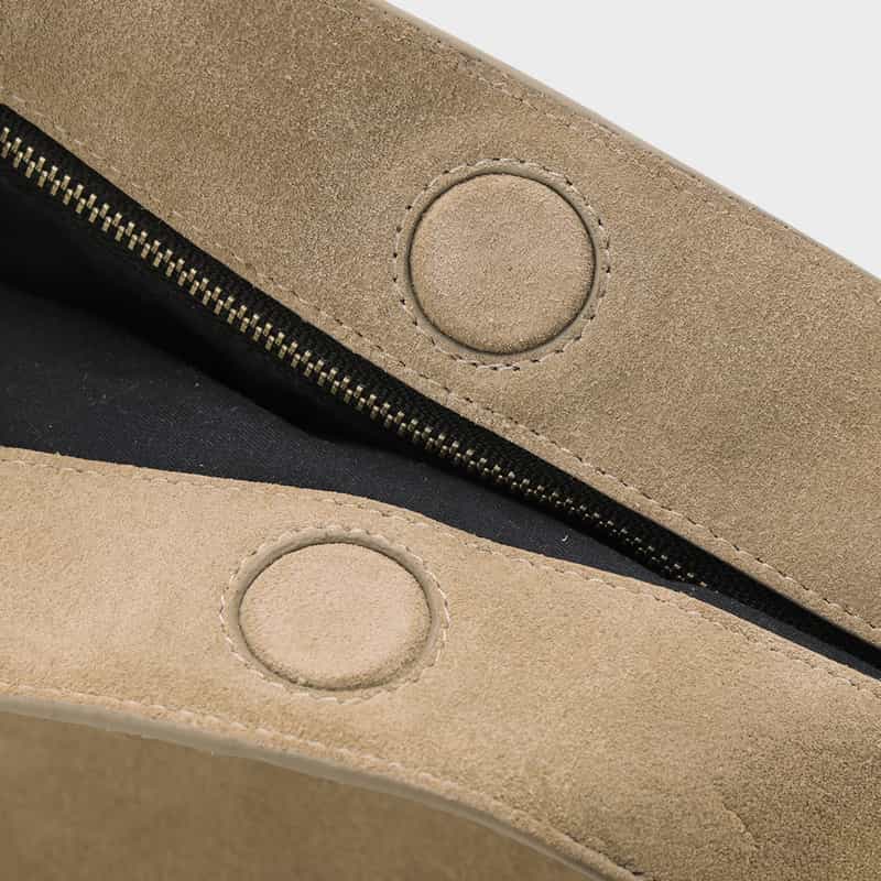 SANDQVIST SANDQVIST＜サンドクヴィスト＞ スエード素材ショルダーバッグ BEIGE