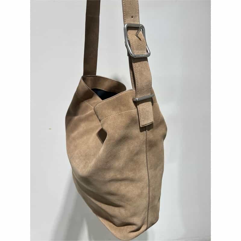 SANDQVIST SANDQVIST＜サンドクヴィスト＞ スエード素材ショルダーバッグ BEIGE