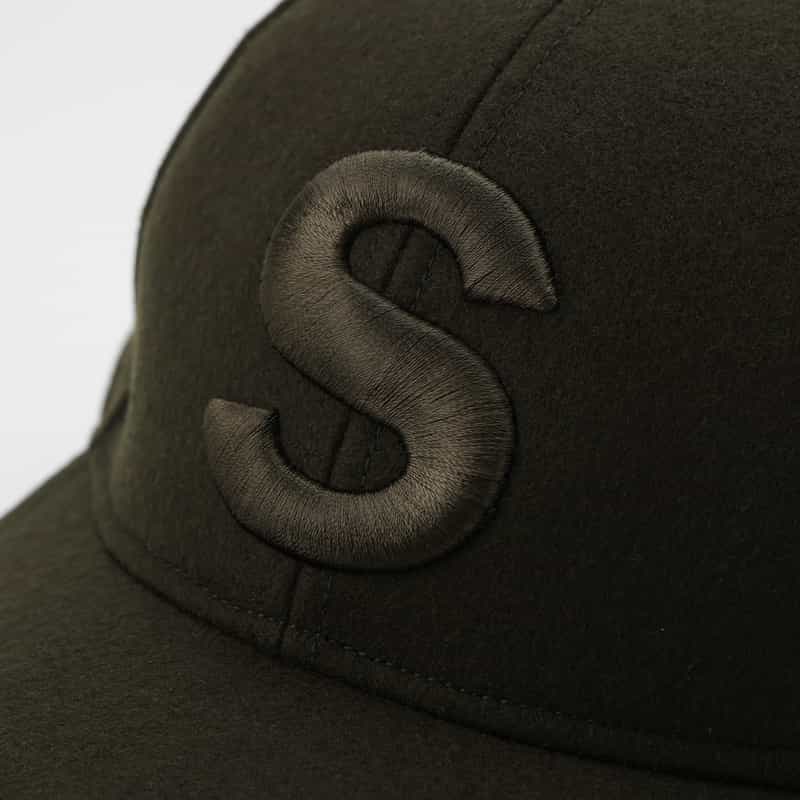 SACAI SACAI＜サカイ＞ ロゴ入りキャップ KHAKI