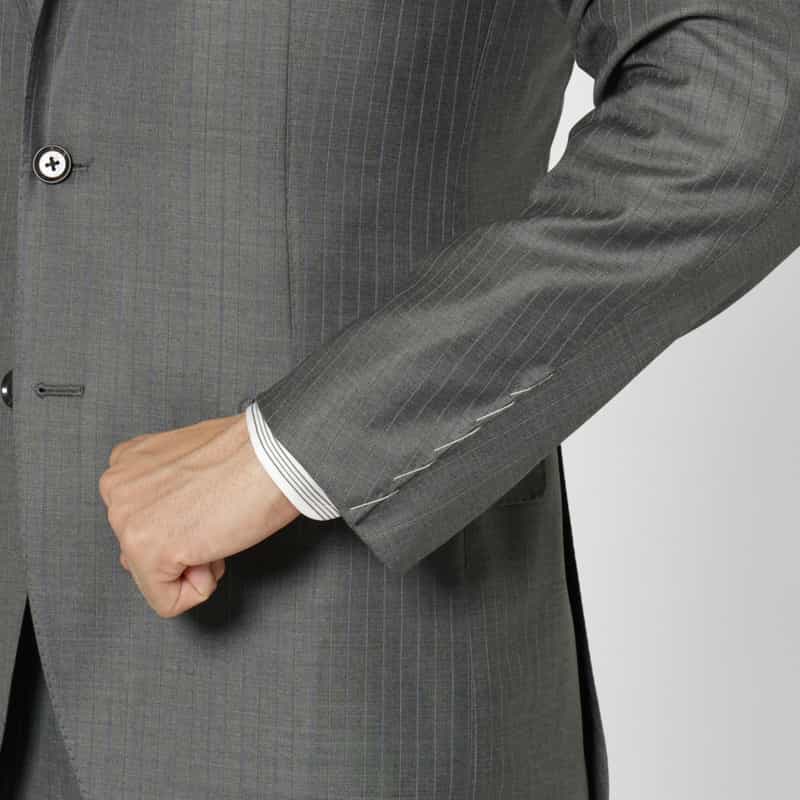 BARNEYS NEW YORK ストライプ柄スーツ"MADISON GOLD"（ロロピアーナ社製ウール使用） GRAY