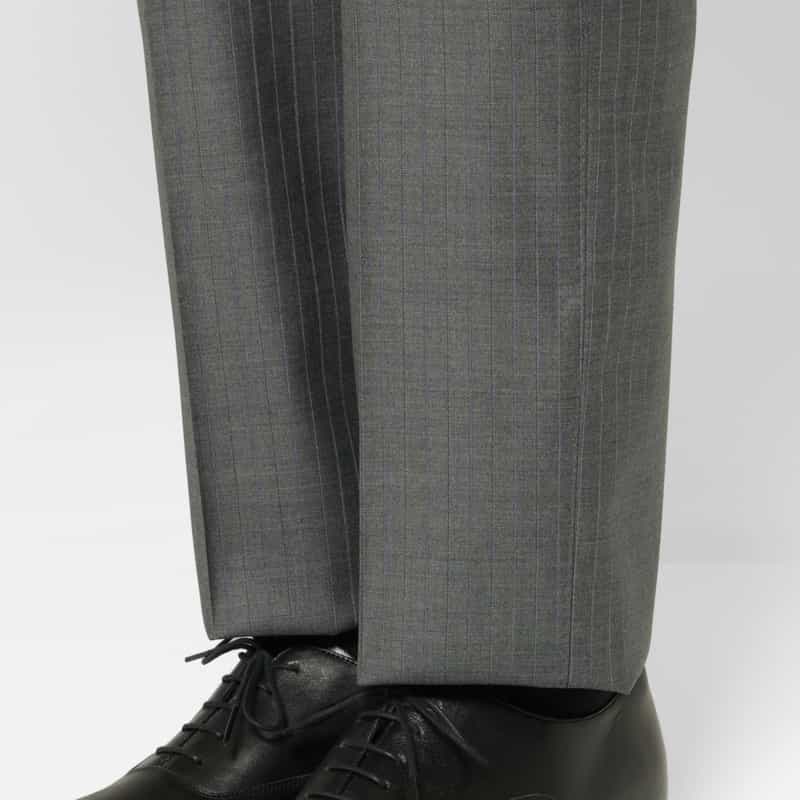 BARNEYS NEW YORK ストライプ柄スーツ"MADISON GOLD"（ロロピアーナ社製ウール使用） GRAY