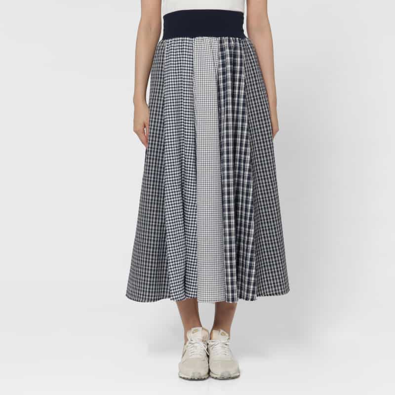 BARNEYS NEW YORK ウォッシャブル シアサッカー素材パネル切替ロングフレアスカート NAVY