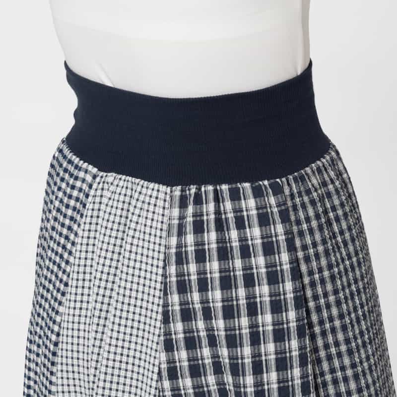 BARNEYS NEW YORK ウォッシャブル シアサッカー素材パネル切替ロングフレアスカート NAVY