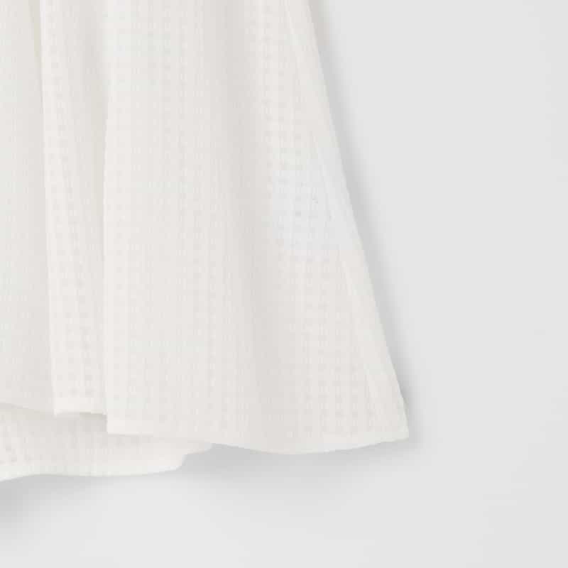 BARNEYS NEW YORK セットアップ ウォッシャブル サテンサッカー素材ギンガムチェック柄ボリュームヘムブラウス WHITE