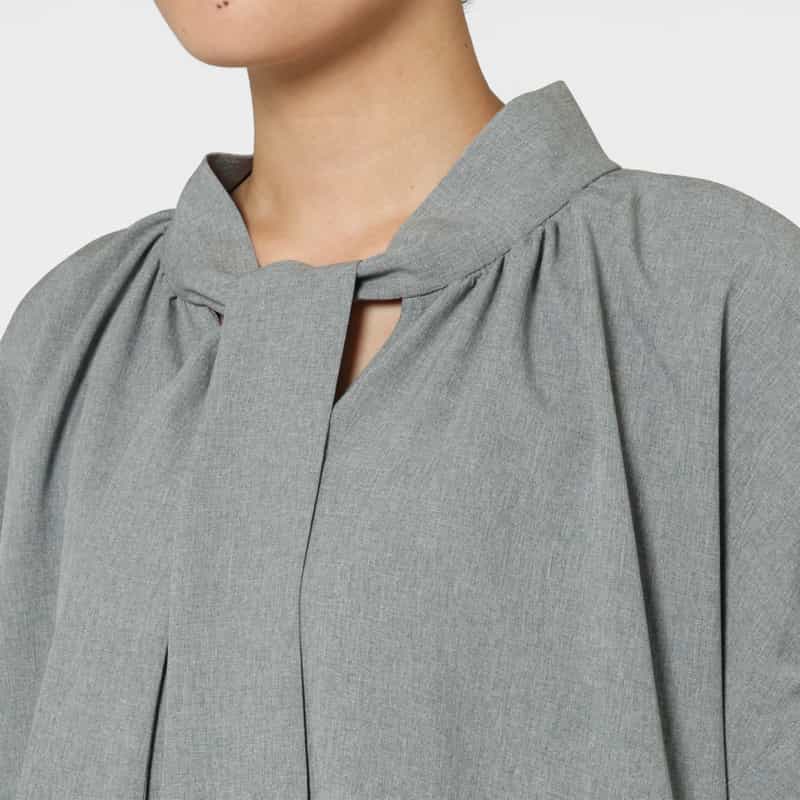 BARNEYS NEW YORK ウォッシャブル ボウタイ付きドレス GRAY