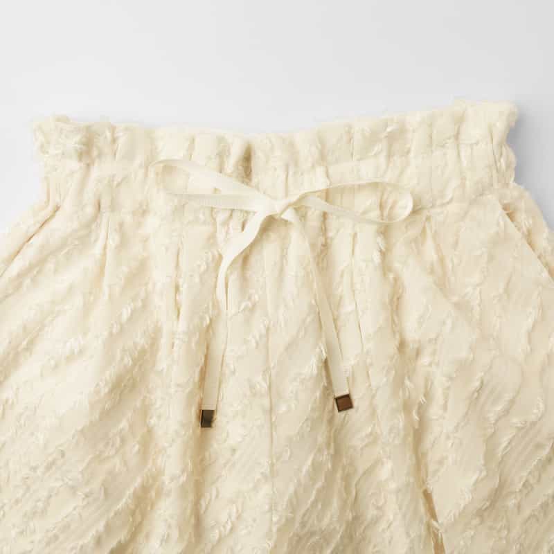 BARNEYS NEW YORK カットジャカード素材 ドローストリング付きワイドパンツ OFF WHITE
