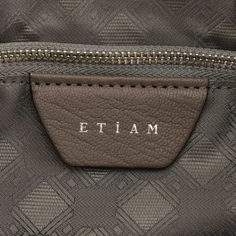 ETIAM ETIAM＜エティアム＞ スエード素材トライアングル型ショルダーバッグ GREIGE