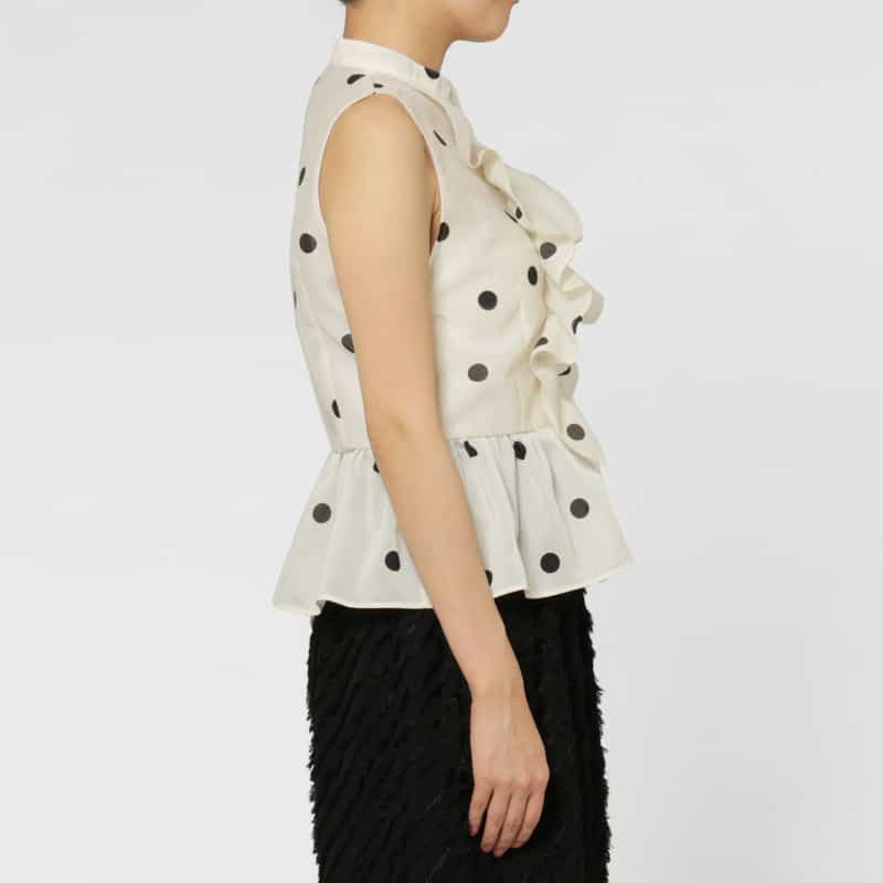 BARNEYS NEW YORK ウォッシャブル ドット柄ラッフルデザインバンドカラーブラウス WHITE