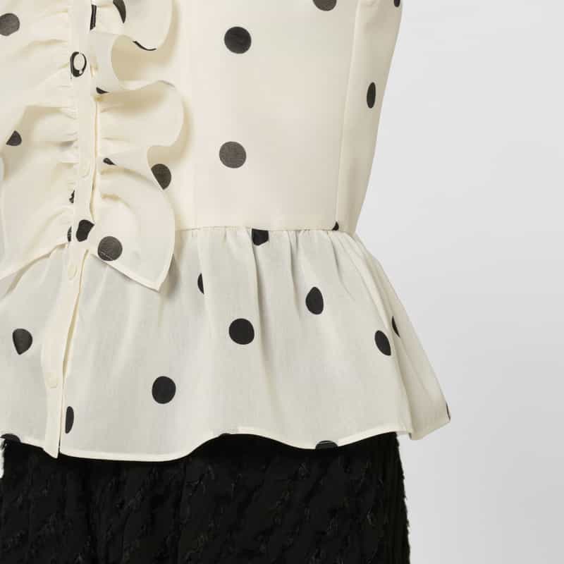 BARNEYS NEW YORK ウォッシャブル ドット柄ラッフルデザインバンドカラーブラウス WHITE