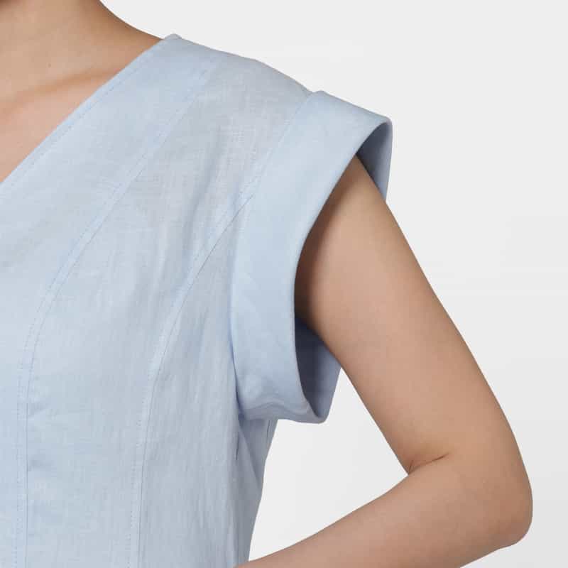 BARNEYS NEW YORK ウォッシャブル ソフトリネン素材Vネックフレアロングドレス（インナードレス付き） LIGHT BLUE