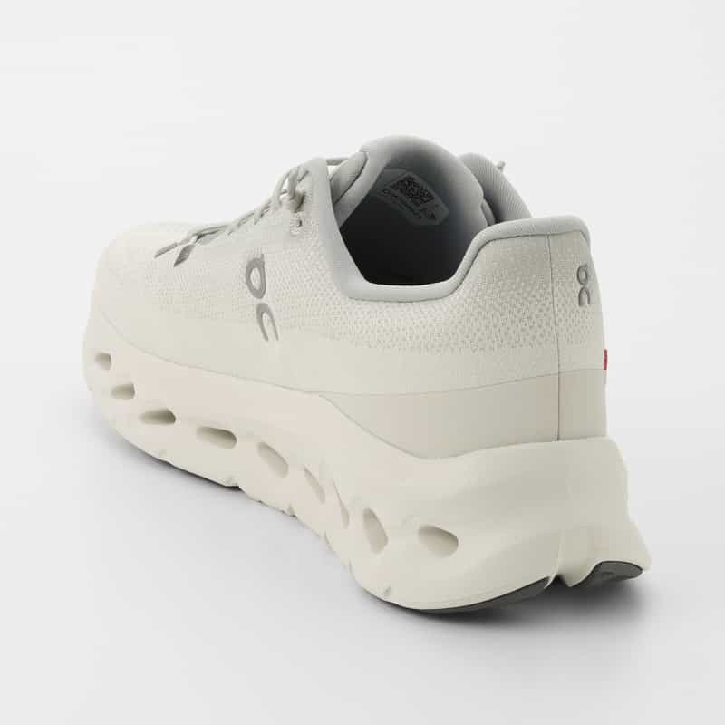 ON ON＜オン＞ スニーカー"CLOUDTILT" LIGHT GRAY