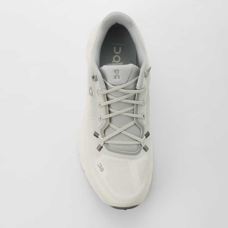 ON ON＜オン＞ スニーカー"CLOUDTILT" LIGHT GRAY