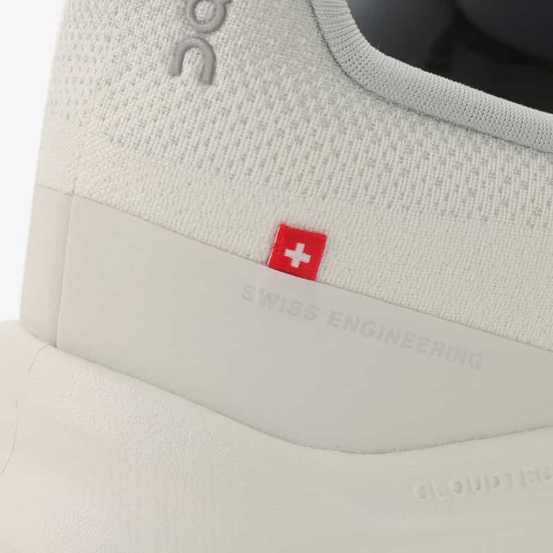 ON ON＜オン＞ スニーカー"CLOUDTILT" LIGHT GRAY
