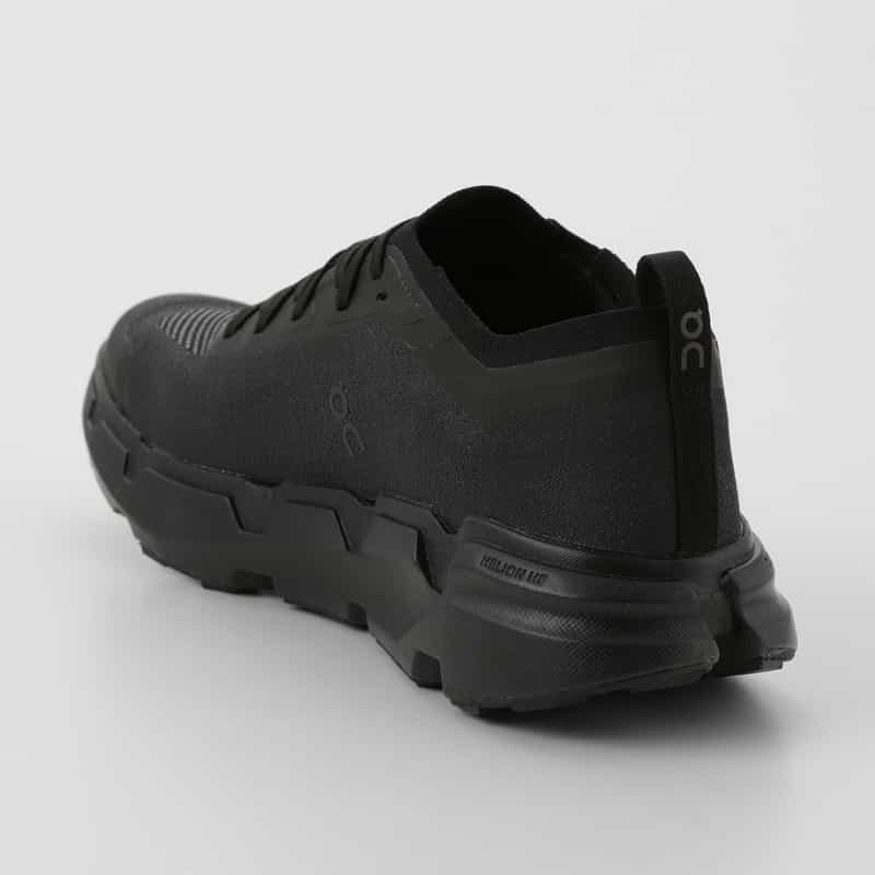 ON ON＜オン＞ スニーカー"CLOUDSOMA" BLACK