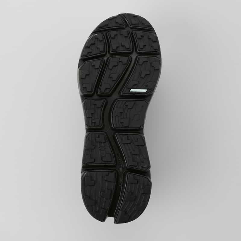 ON ON＜オン＞ スニーカー"CLOUDSOMA" BLACK