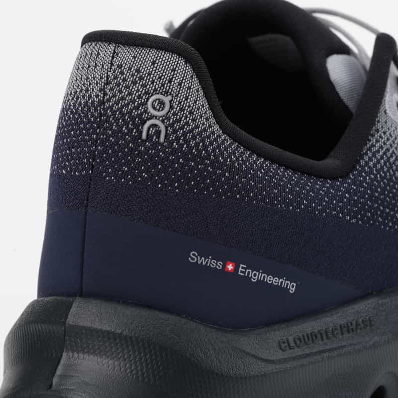 ON ON＜オン＞ スニーカー“CLOUDTILT" NAVY