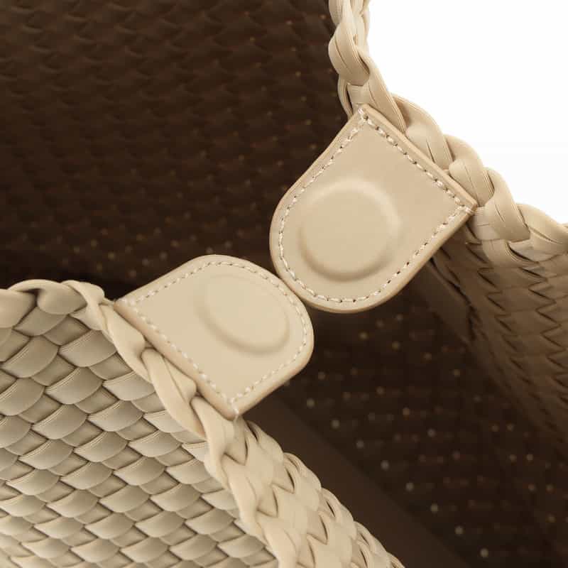 NAGHEDI NAGHEDI ＜ナゲディ＞ ワンハンドルバッグ “Nomad Medium Hobo“ IVORY