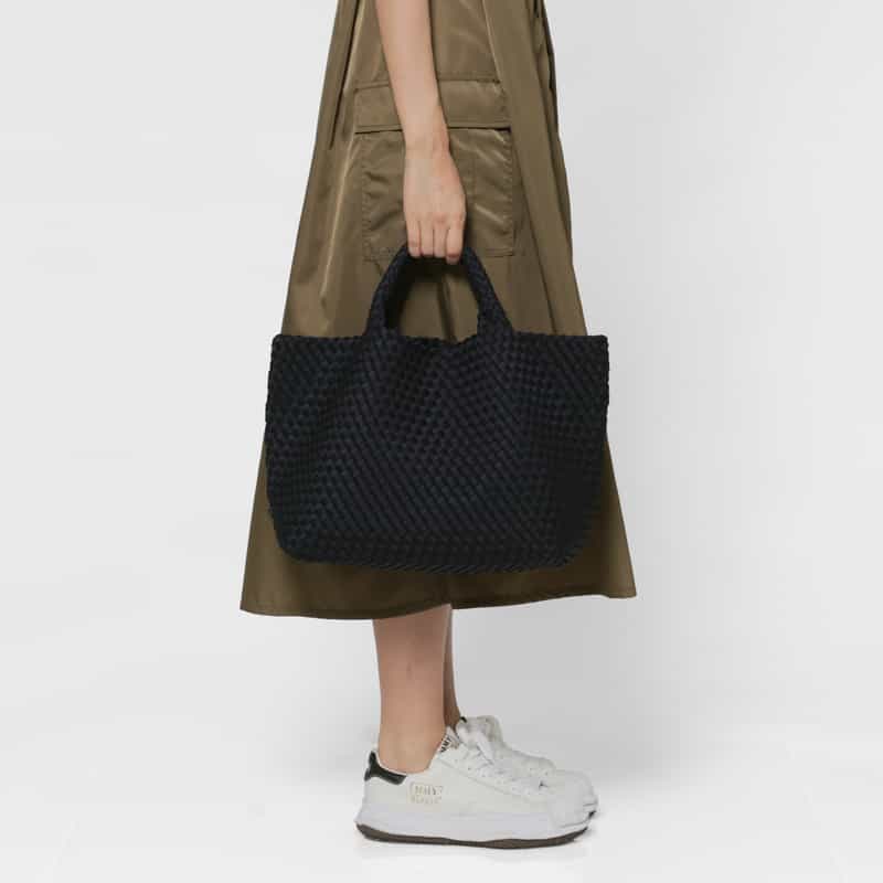 NAGHEDI NAGHEDI ＜ナゲディ＞ バーニーズ　ニューヨーク限定トートバッグ “St Barths Medium Tote“ DARK NAVY