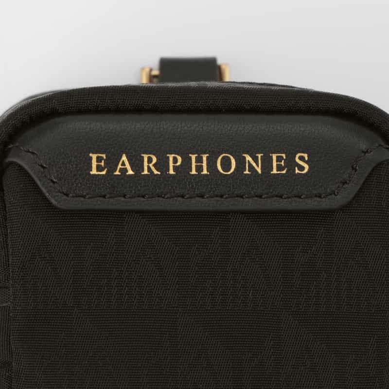 ANYA HINDMARCH ANYA HINDMARCH ＜アニヤ ハインドマーチ＞ AHロゴ ナイロン イヤフォンポーチ BLACK