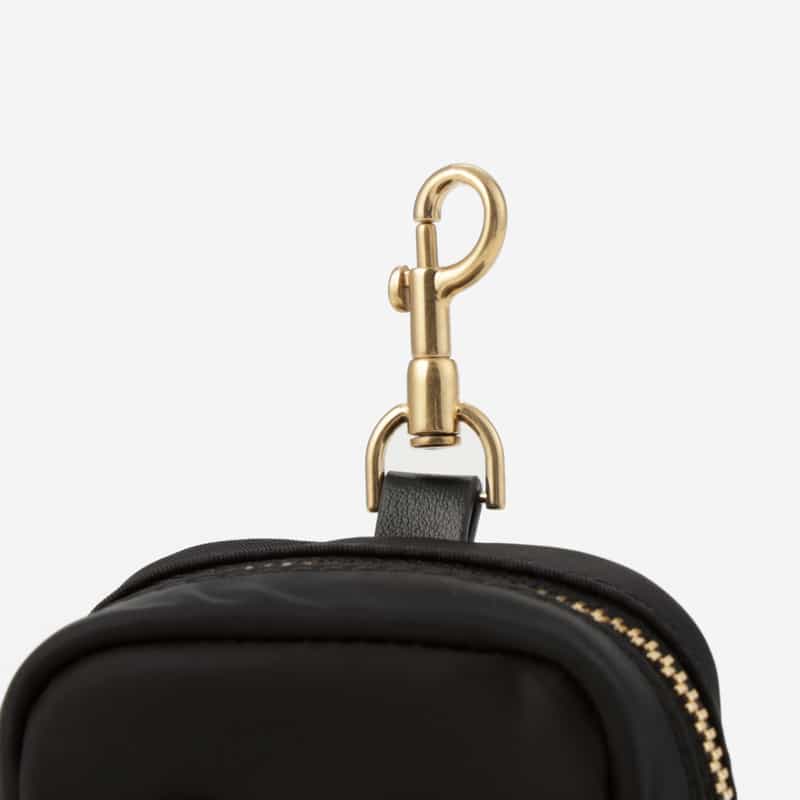 ANYA HINDMARCH ANYA HINDMARCH ＜アニヤ ハインドマーチ＞ ナイロン イヤフォンポーチ “EYES“ BLACK
