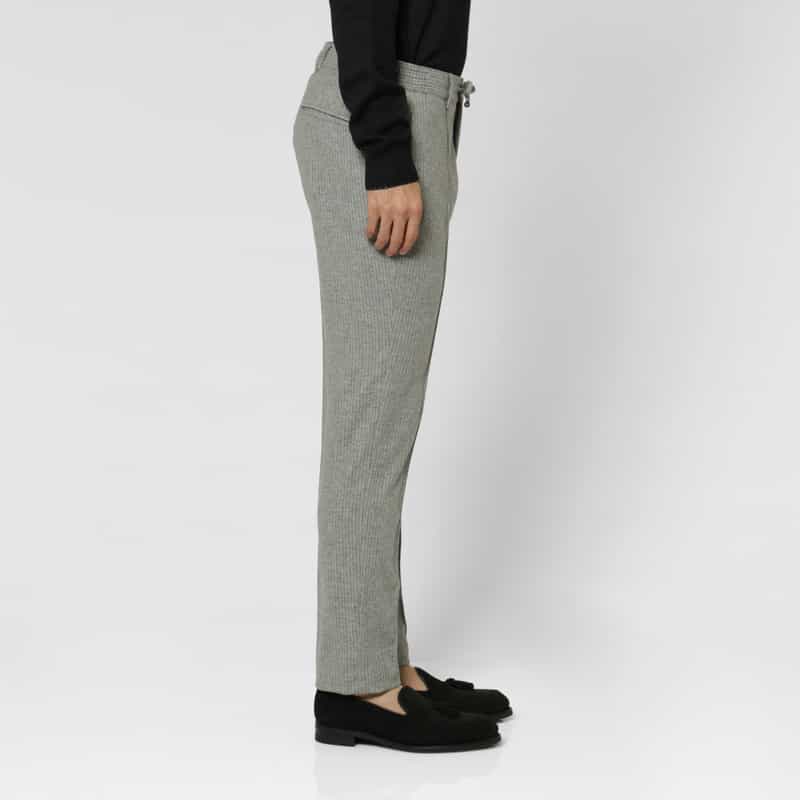 GIABSARCHIVIO GIABSARCHIVIO＜ジャブスアルキヴィオ＞ ウールサキソニー素材ストライプ柄テーパードパンツ“MASACCIO" LIGHT GRAY