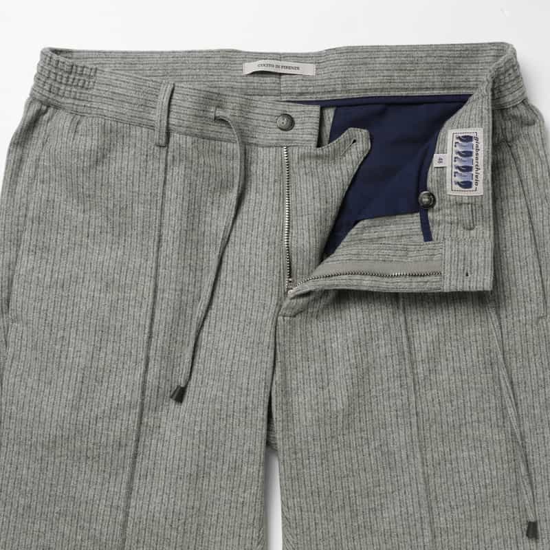GIABSARCHIVIO GIABSARCHIVIO＜ジャブスアルキヴィオ＞ ウールサキソニー素材ストライプ柄テーパードパンツ“MASACCIO" LIGHT GRAY