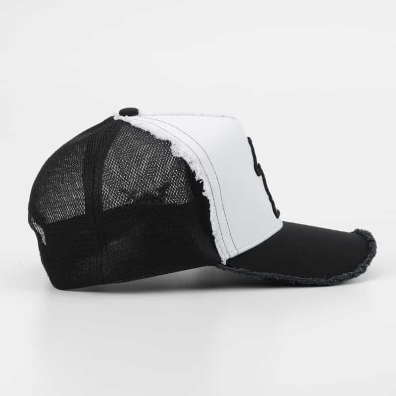 YOSHINORI KOTAKE DESIGN YOSHINORI KOTAKE DESIGN＜ヨシノリ コタケ デザイン＞ ベースボールキャップ“CHESS" WHITE