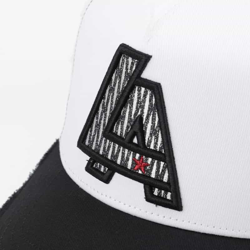 YOSHINORI KOTAKE DESIGN YOSHINORI KOTAKE DESIGN＜ヨシノリ コタケ デザイン＞ ベースボールキャップ“LA" WHITE