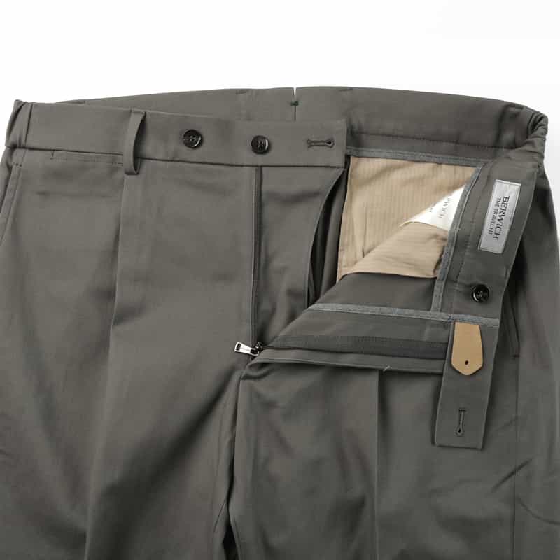 BERWICH BERWICH＜ベルウィッチ＞ バーニーズ　ニューヨーク限定ストレッチ素材ストレートパンツ GRAY