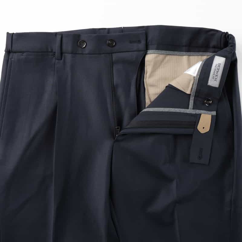BERWICH BERWICH＜ベルウィッチ＞ バーニーズ　ニューヨーク限定ストレッチ素材ストレートパンツ NAVY