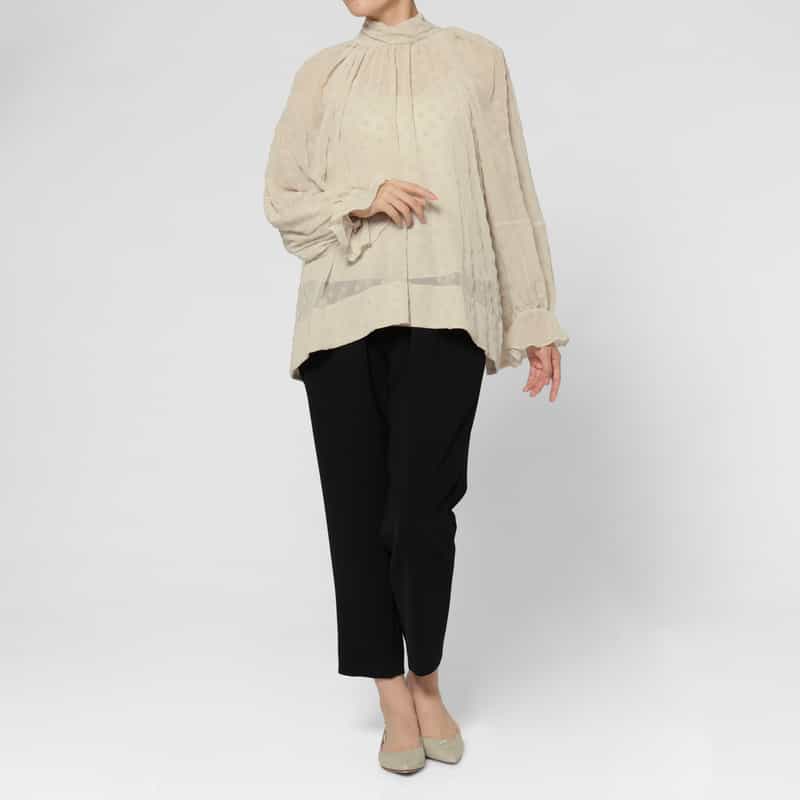 BARNEYS NEW YORK ウォッシャブル フロッキードット柄シアーボウタイブラウス（インナーキャミソール付き） BEIGE